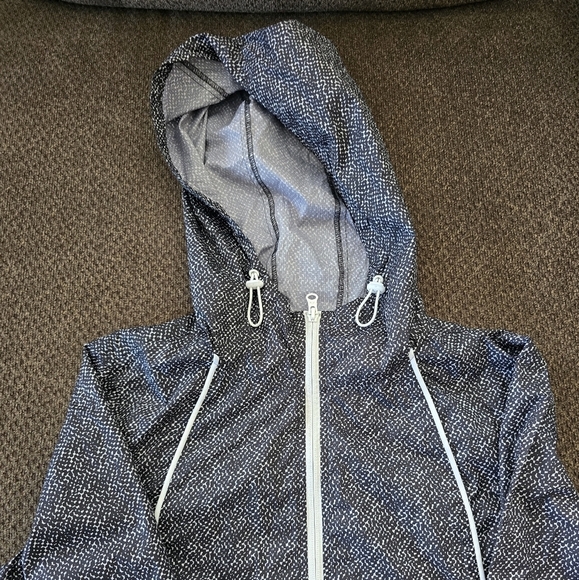 T by Talbots Windbreaker Hoodie Jacket Women M Full Zip BlackWhite   Lightweight - Picture 4 of 14